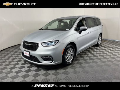 Used 2023 Chrysler Pacifica Touring-L