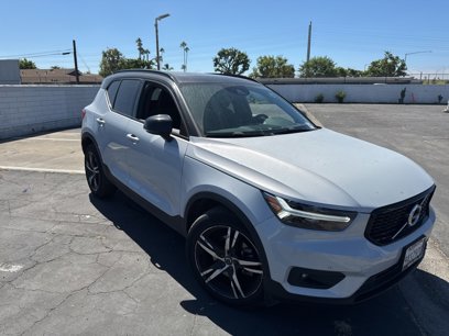 Used 2022 Volvo XC40 T5 R-Design