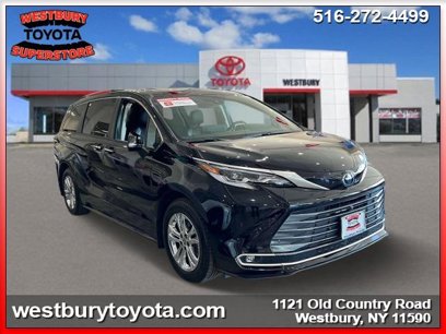 Certified 2023 Toyota Sienna Platinum