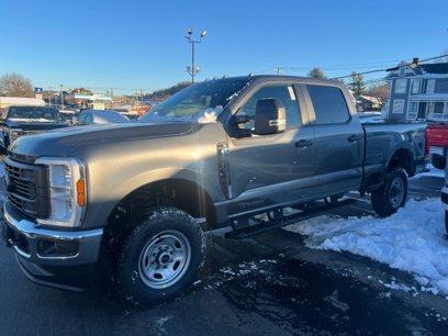 New 2025 Ford F250 XL w/ XL Chrome Package