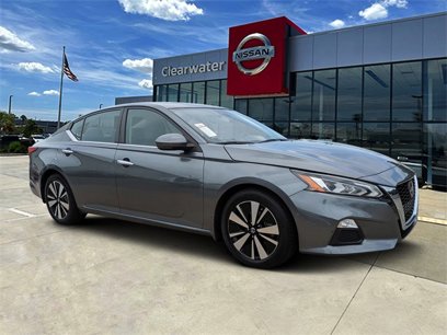 Used 2022 Nissan Altima 2.5 SV w/ SV Premium Package