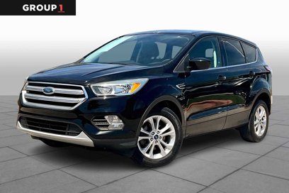 Used 2017 Ford Escape SE w/ SE Cold Weather Package