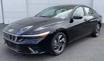 New 2024 Hyundai Elantra SEL w/ Convenience Package
