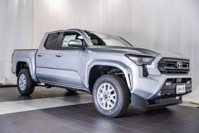 New 2025 Toyota Tacoma SR5