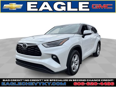 Used 2023 Toyota Highlander LE