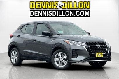 New 2025 Nissan Kicks Play S