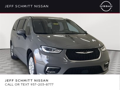 Used 2023 Chrysler Pacifica Touring-L
