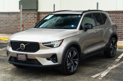 Used 2023 Volvo XC40 B5 Ultimate w/ Protection Package Premier