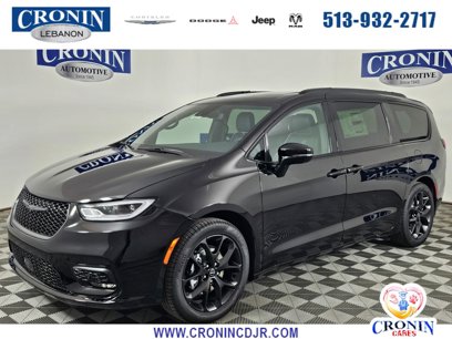 New 2025 Chrysler Pacifica Limited