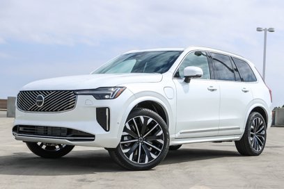 New 2025 Volvo XC90 T8 Plus w/ Protection Package Premier