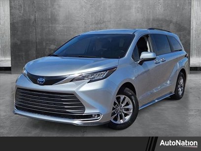 Used 2022 Toyota Sienna XLE