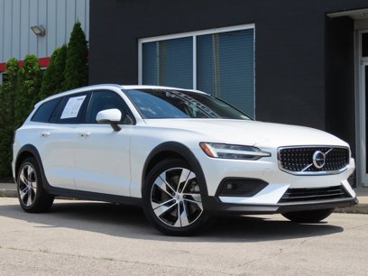 Used 2024 Volvo V60 B5 Cross Country Plus