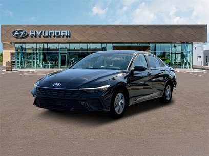 New 2024 Hyundai Elantra SE