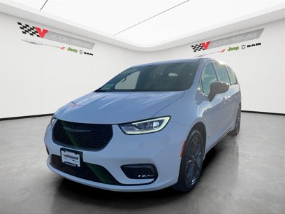 New 2026 Chrysler Pacifica Select