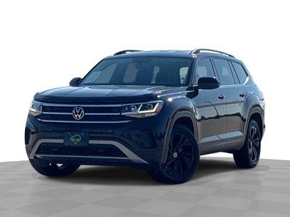 Used 2023 Volkswagen Atlas SE w/ Black Wheel Package