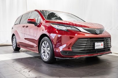 Used 2021 Toyota Sienna LE w/ LE Plus Package