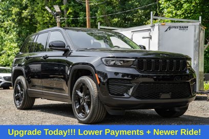 Used 2023 Jeep Grand Cherokee Altitude