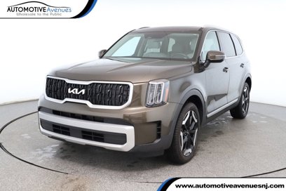 Used 2024 Kia Telluride EX w/ EX Captain's Chair Package