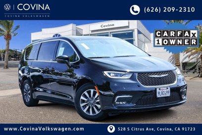 Used 2024 Chrysler Pacifica Select