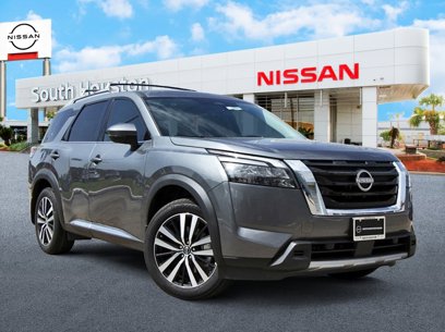 New 2025 Nissan Pathfinder Platinum w/ Cargo Package