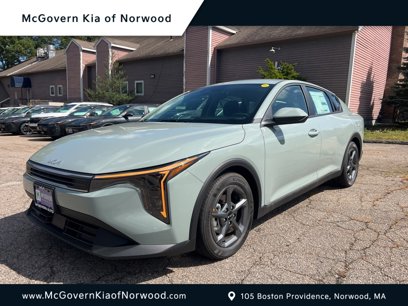 New 2025 Kia K4 LXS