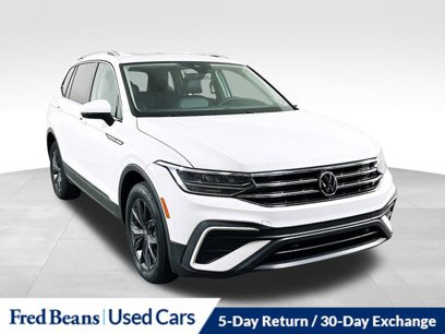 Used 2022 Volkswagen Tiguan SE w/ Panoramic Sunroof Package