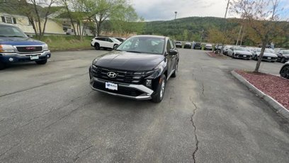 New 2025 Hyundai Tucson SE