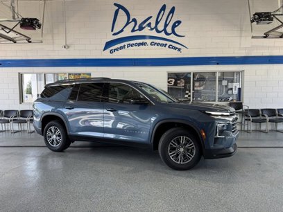 New 2025 Chevrolet Traverse LT