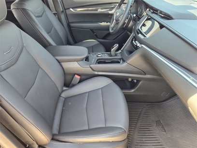 New 2025 Cadillac XT5 Sportv w/ Technology Package