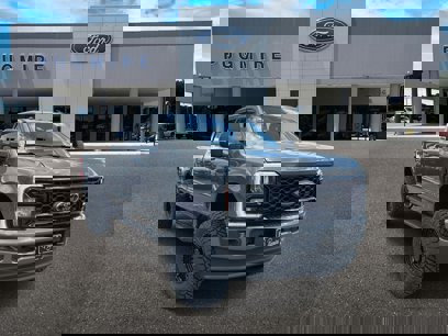 New 2025 Ford F250 XLT w/ Black Appearance Package