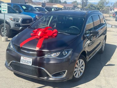 Used 2018 Chrysler Pacifica Touring-L