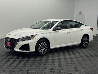 Used 2024 Nissan Altima 2.5 SV