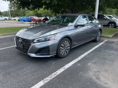 Used 2023 Nissan Altima 2.5 SV