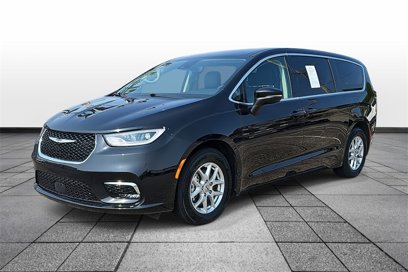 Used 2023 Chrysler Pacifica Touring-L