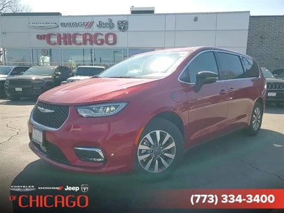 New 2025 Chrysler Pacifica Select