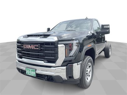 New 2025 GMC Sierra 3500 Pro w/ Convenience Package