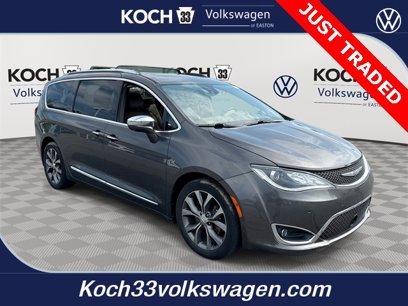 Used 2017 Chrysler Pacifica Limited w/ UConnect Theater Package