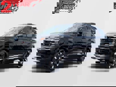 New 2025 Nissan Kicks SR
