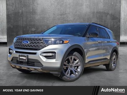 New 2024 Ford Explorer XLT w/ Equipment Group 202A