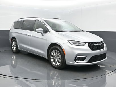 Used 2022 Chrysler Pacifica Touring-L