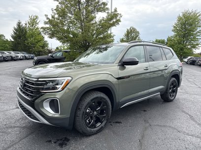 New 2025 Volkswagen Atlas Peak Edition SE