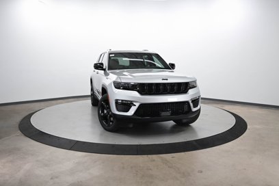 New 2025 Jeep Grand Cherokee Limited w/ Black Appearance Package