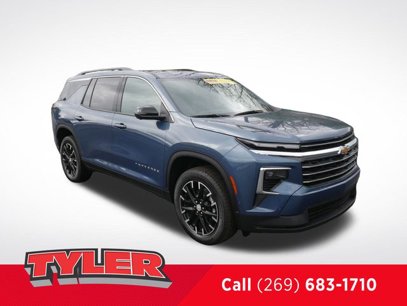 New 2025 Chevrolet Traverse LT w/ Enhanced Driving Package