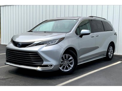 Used 2021 Toyota Sienna XLE