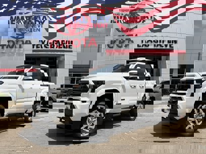New 2025 Toyota Tacoma SR5
