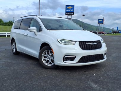 Used 2022 Chrysler Pacifica Touring-L