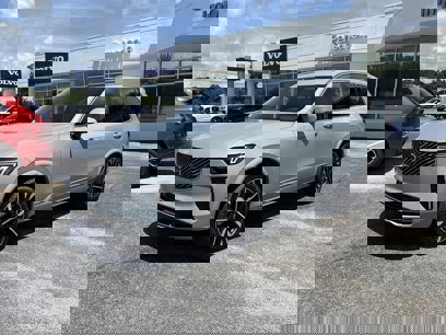 New 2026 Volvo XC90 B6 Plus w/ Protection Package Premier