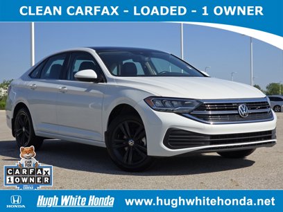 Used 2023 Volkswagen Jetta SE w/ Panoramic Sunroof Package
