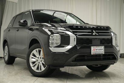New 2025 Mitsubishi Outlander ES