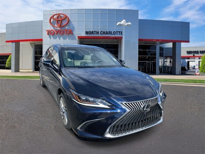 Used 2021 Lexus ES 350 Ultra Luxury w/ Accessory Package 2
